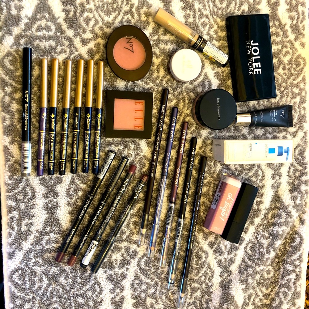 Random Makeup 💋SLEEPOVER FUN💄